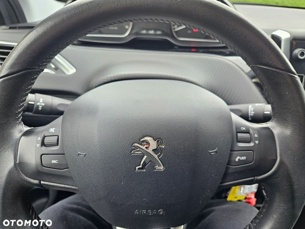 Peugeot 2008 BlueHDi 100 STOP & START Allure - 14