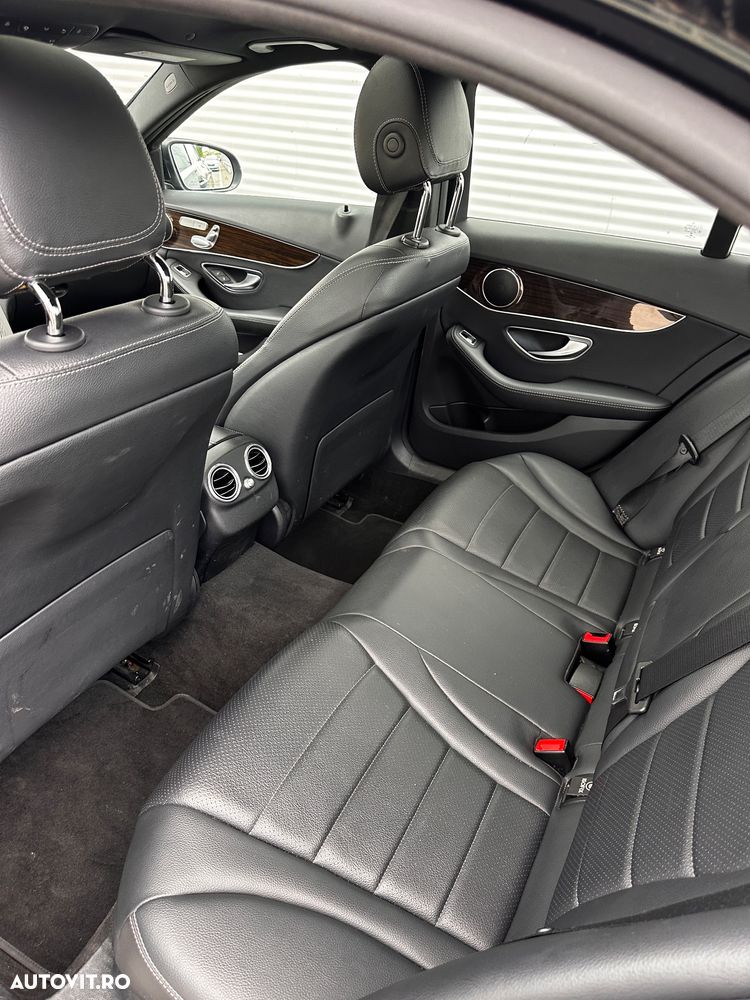 Mercedes-Benz C 300 4MATIC Aut. - 9