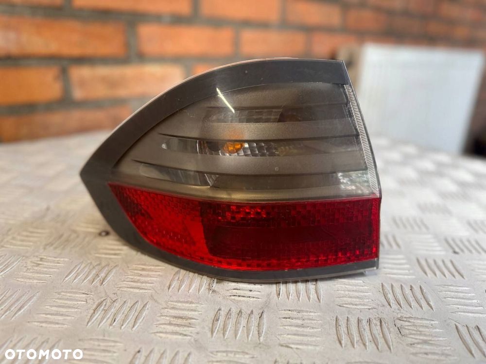 LAMPA LEWA TYLNA FORD S-MAX - 1
