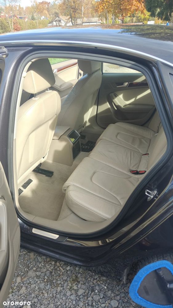 Audi A4 Limousine - 5