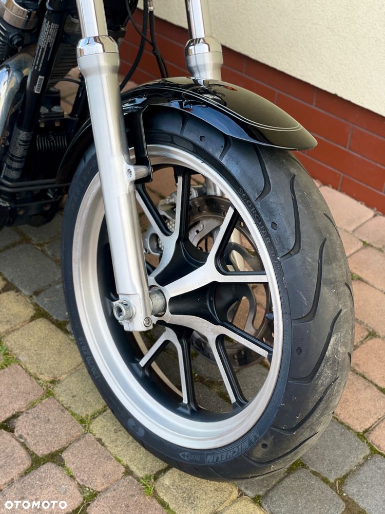 Harley-Davidson Sportster Custom 1200C - 10