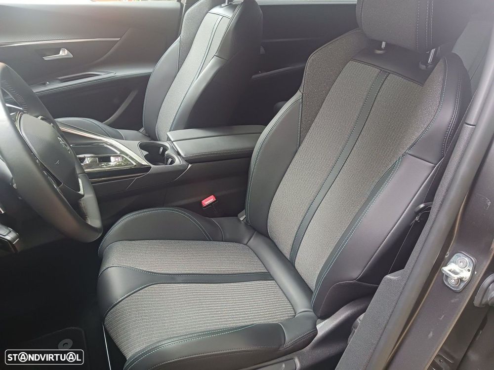 Peugeot 5008 1.5 BlueHDi Allure Pack EAT8 - 31