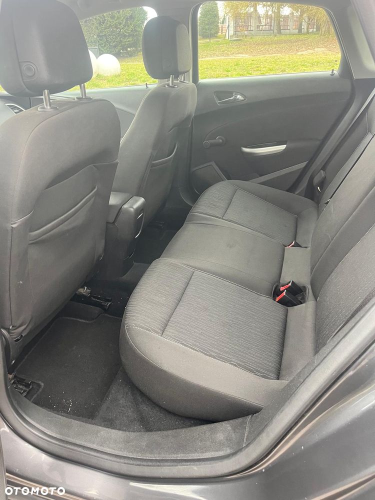 Opel Astra 1.6 150 Jahre - 10