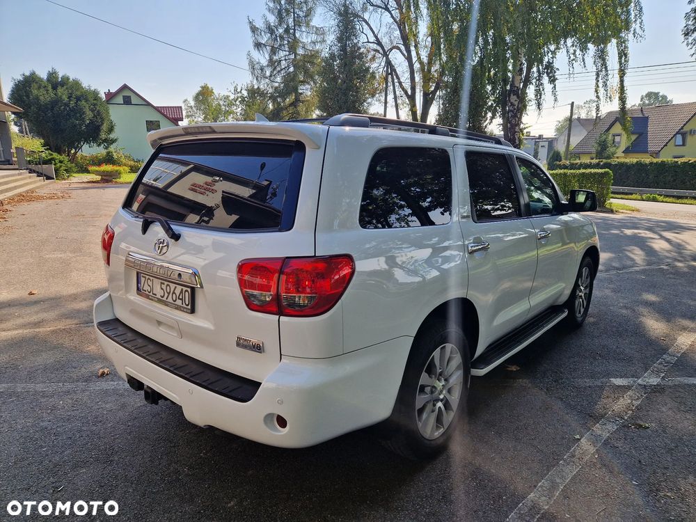 Toyota Sequoia - 25