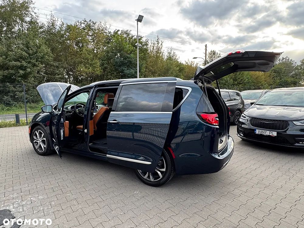 Chrysler Pacifica - 31