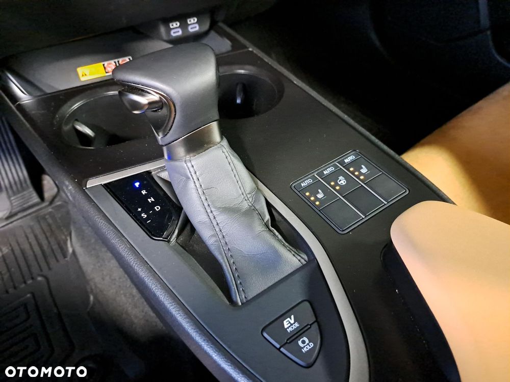 Lexus UX 250h GPF Business 2WD - 24