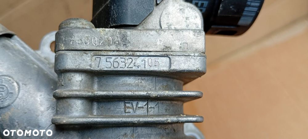 Chłodniczka spalin zawór EGR BMW I E81 E87 2.0i 756324105 - 8