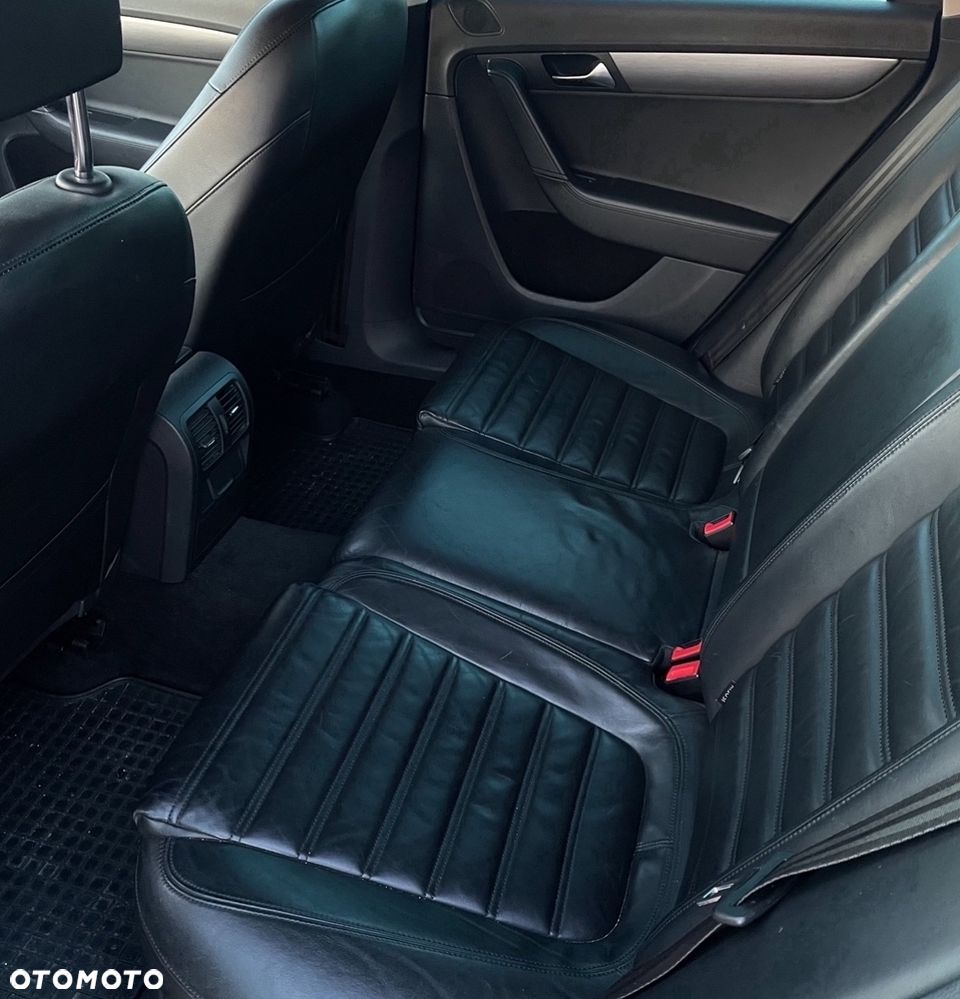 Volkswagen Passat Variant 2.0 TDI 4Motion DSG BlueMotion Tech R-Line - 9