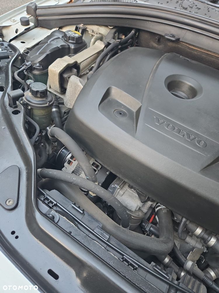 Volvo XC 60 T5 AWD Geartronic Momentum - 5