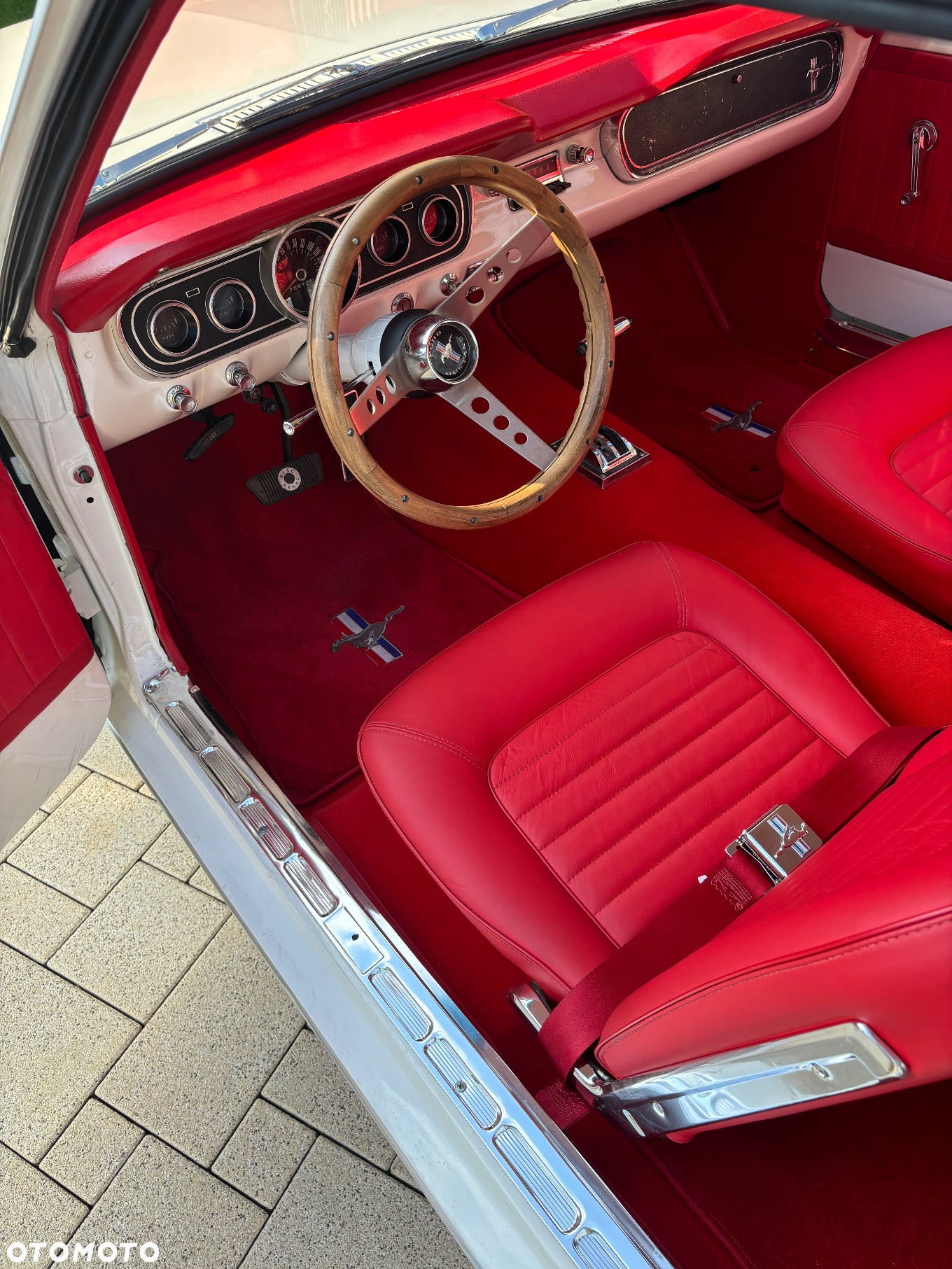 Ford Mustang - 16