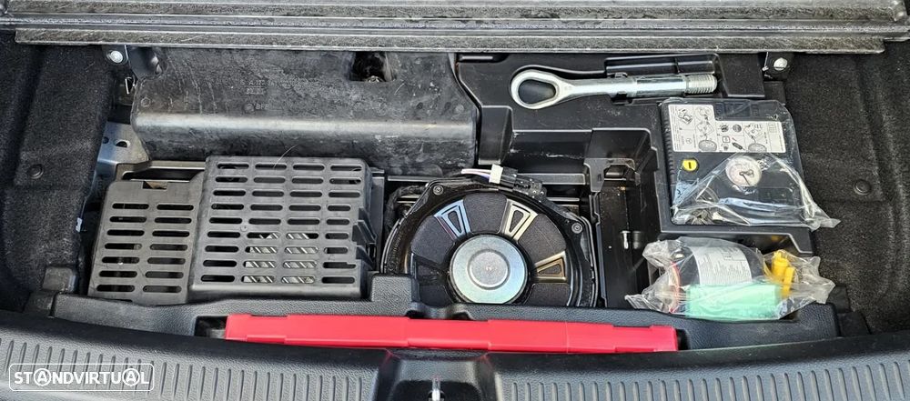 Mercedes-Benz A 250 e 8G-DCT AMG Line - 23