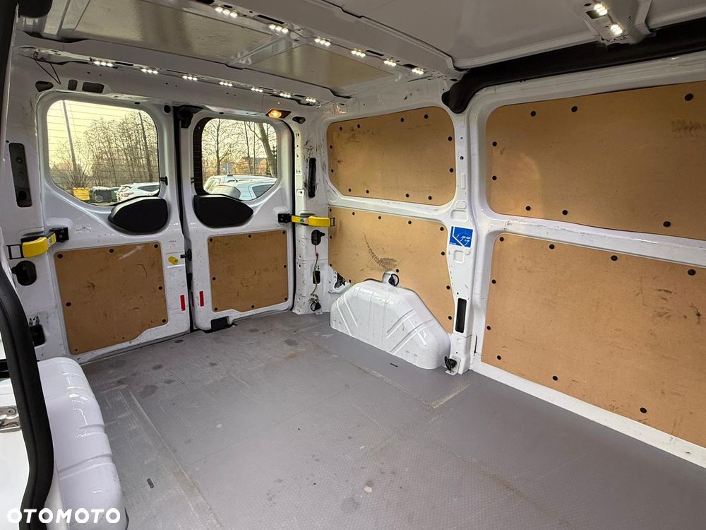 Ford Tranzit Custom - 27