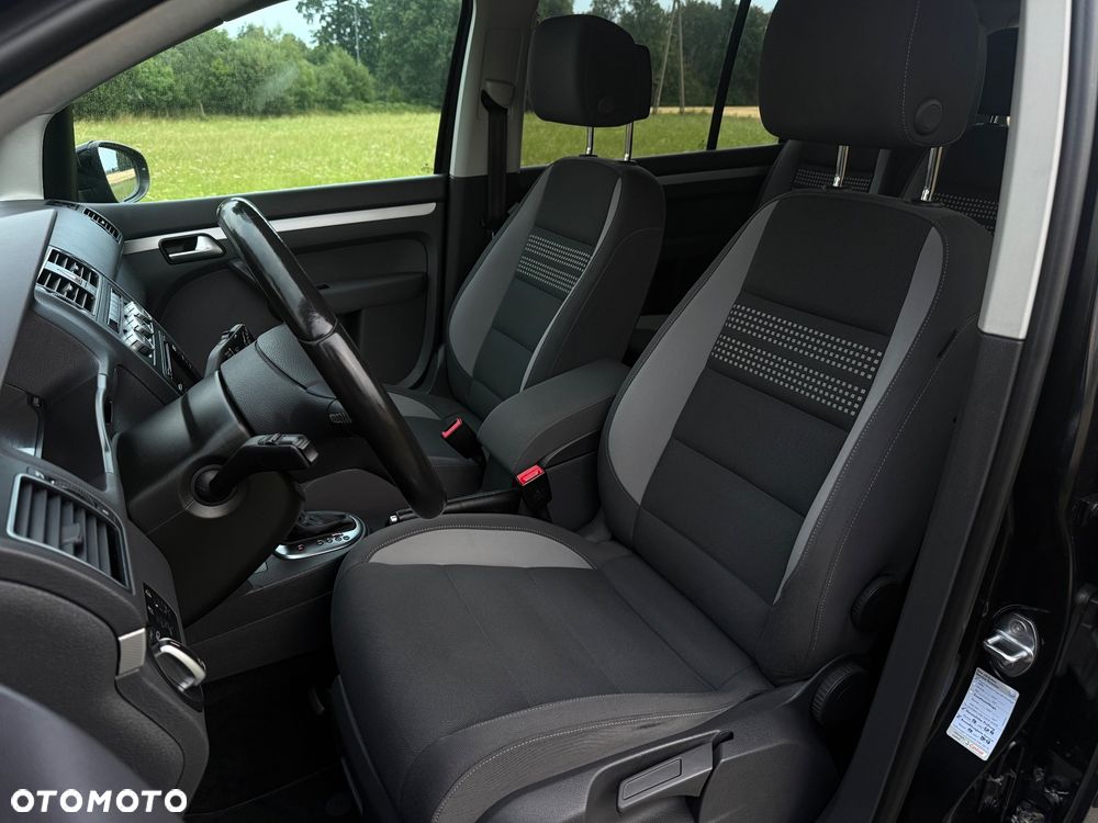 Volkswagen Touran - 13