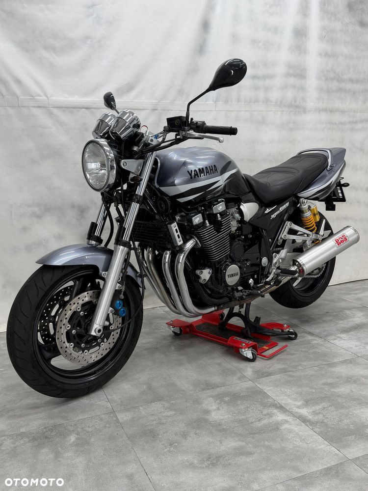 Yamaha XJR