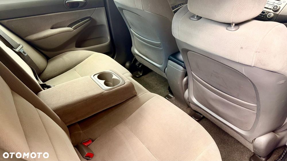 Honda Civic 1.8 Comfort - 9