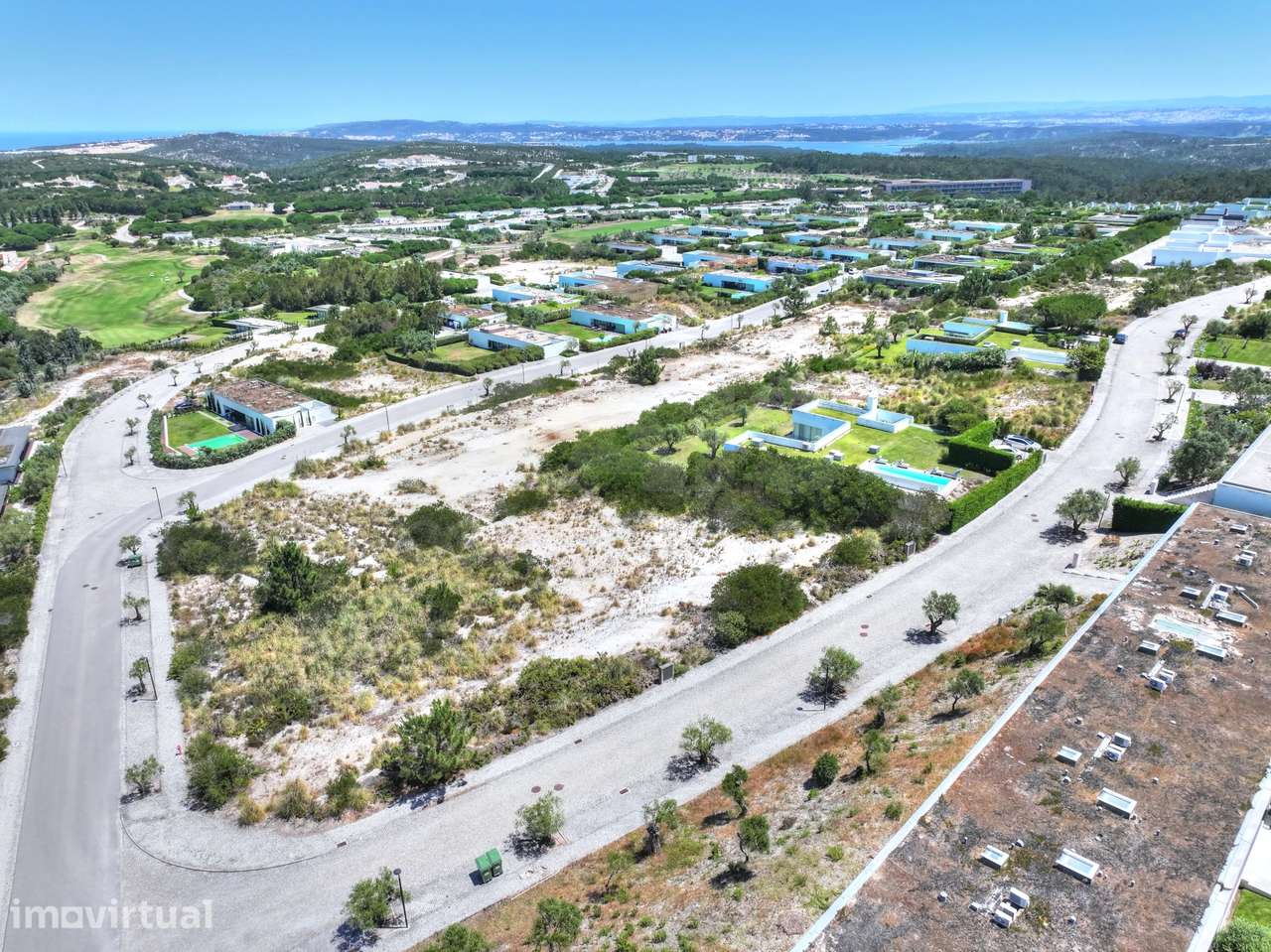 Lote Premium no Bom Sucesso Resort c/ Projeto & Assinado por So... - Grande imagem: 2/22