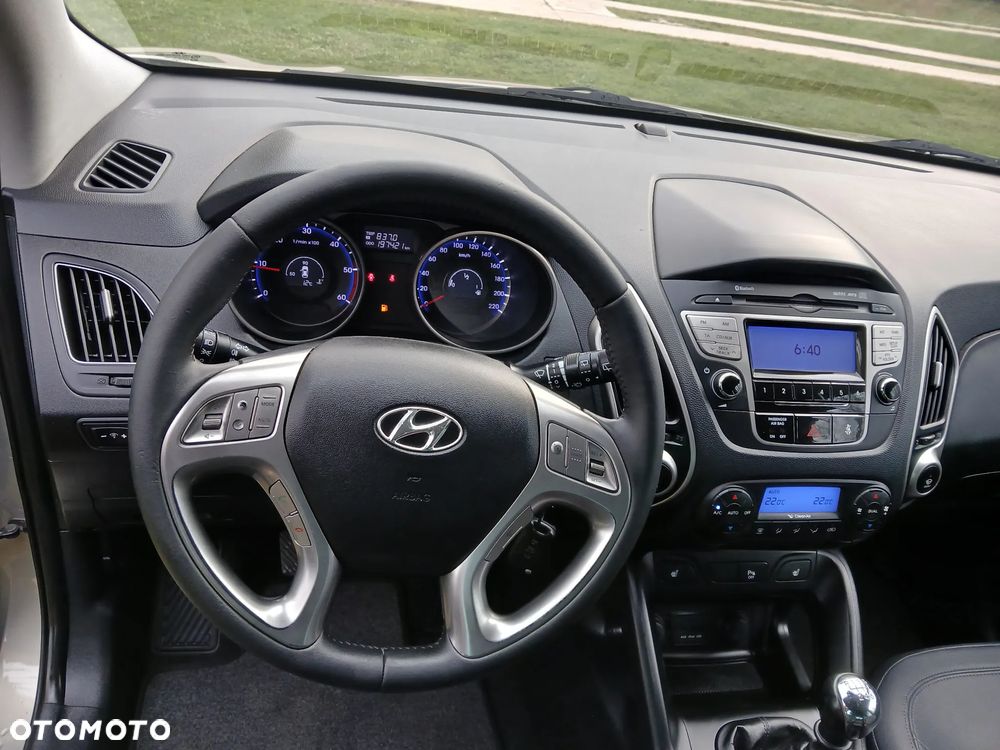 Hyundai ix35 1.7 CRDi 2WD blue Finale Gold - 13