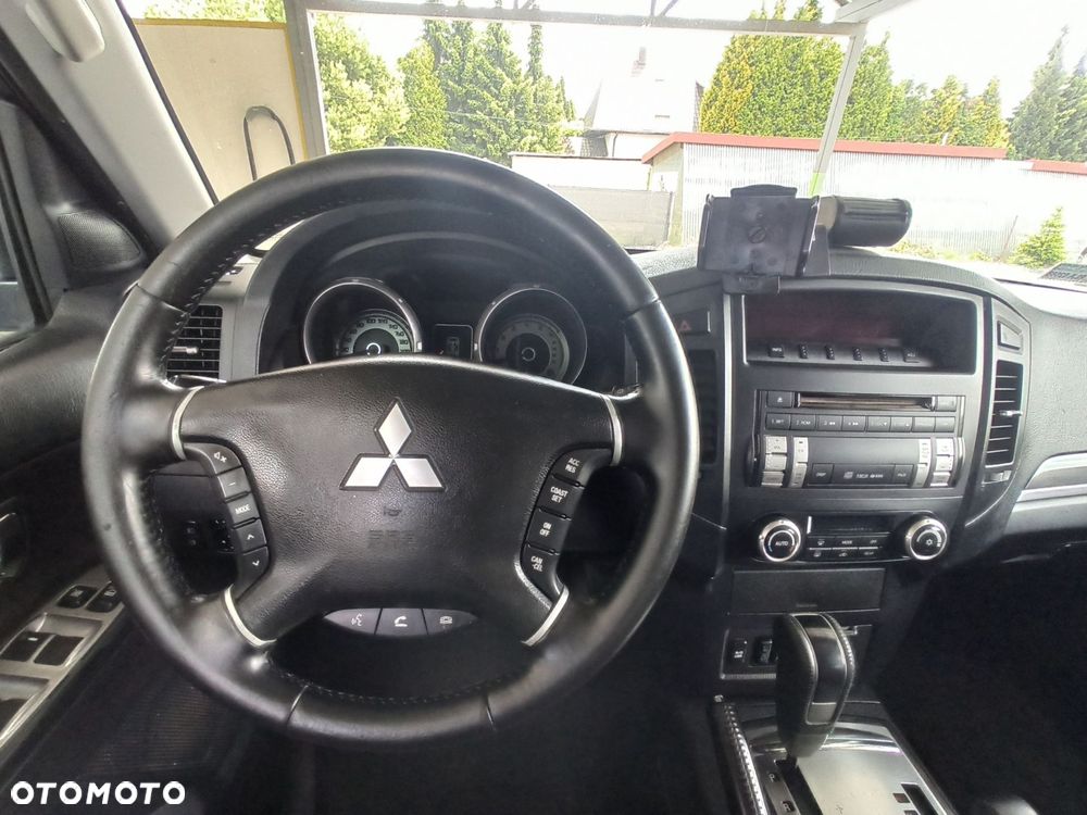 Mitsubishi Pajero - 17