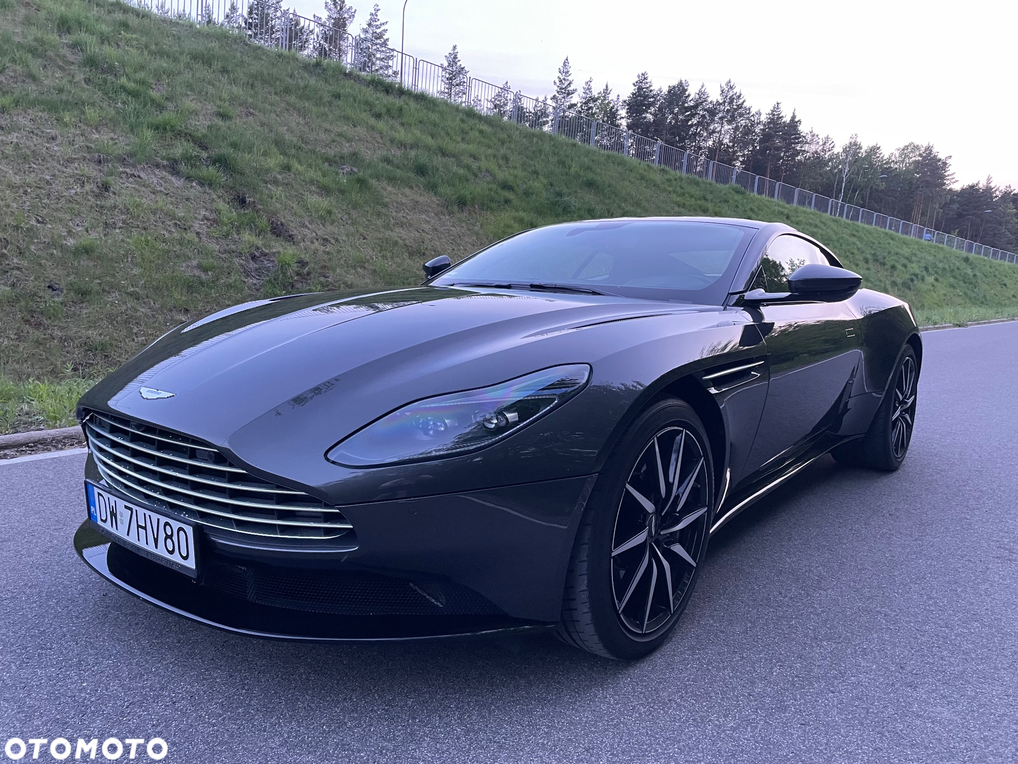 Aston Martin DB11 V8 - 3