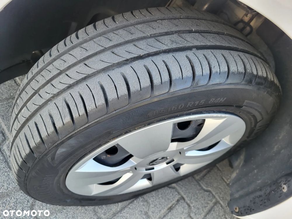 Skoda RAPID 1.0 TSI Active - 8