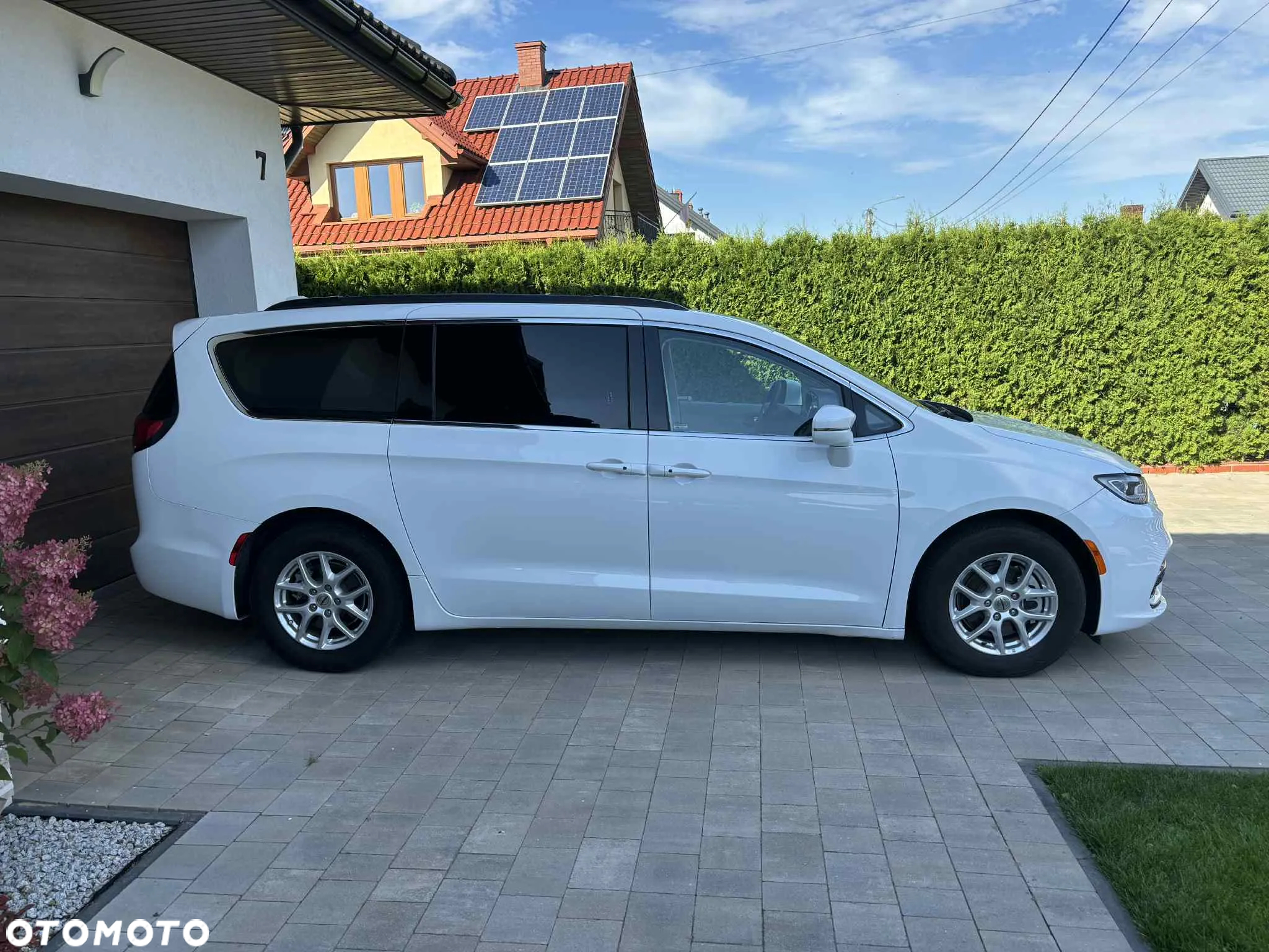 Chrysler Pacifica - 12