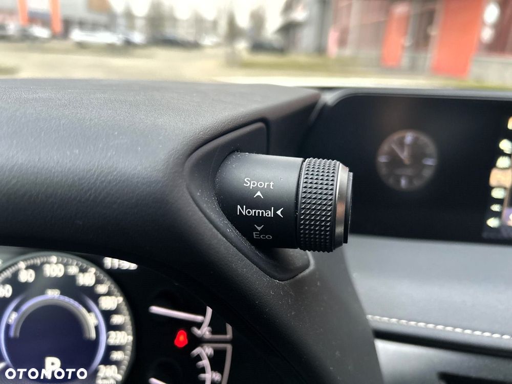 Lexus UX 250h GPF F Impression AWD - 23