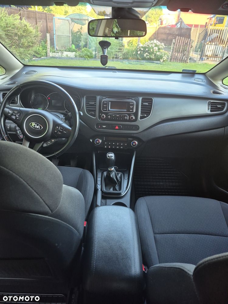 Kia Carens - 3