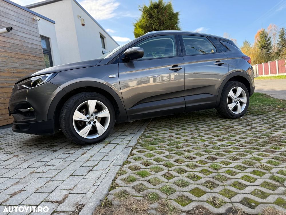 Opel Grandland X 1.2 Turbo START/STOP GLX - 7