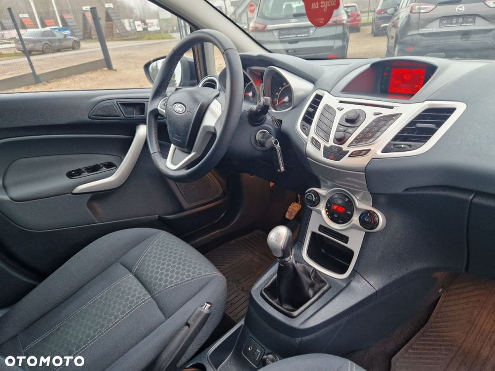 Ford Fiesta 1.4 Titanium - 21