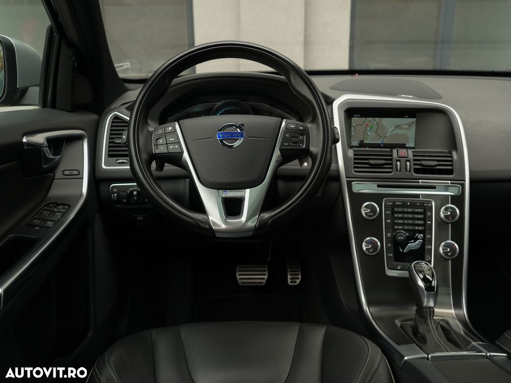 Volvo XC 60 D5 AWD Geartronic Summum - 11