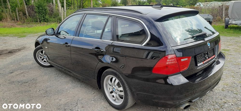BMW Seria 3 2010 photo 2