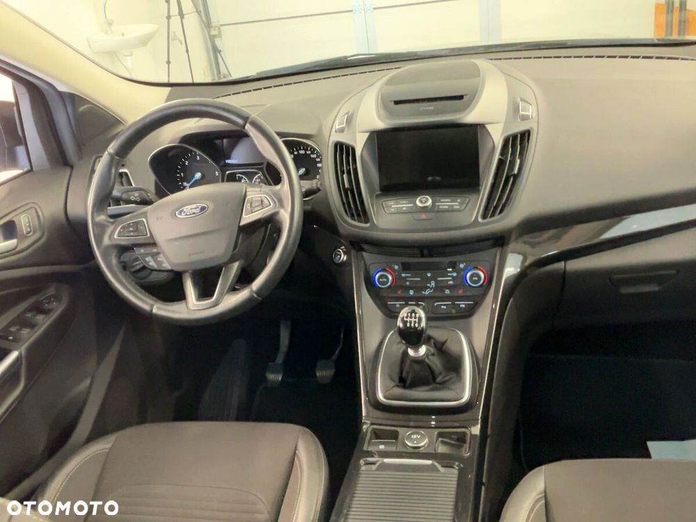 Ford Kuga - 31