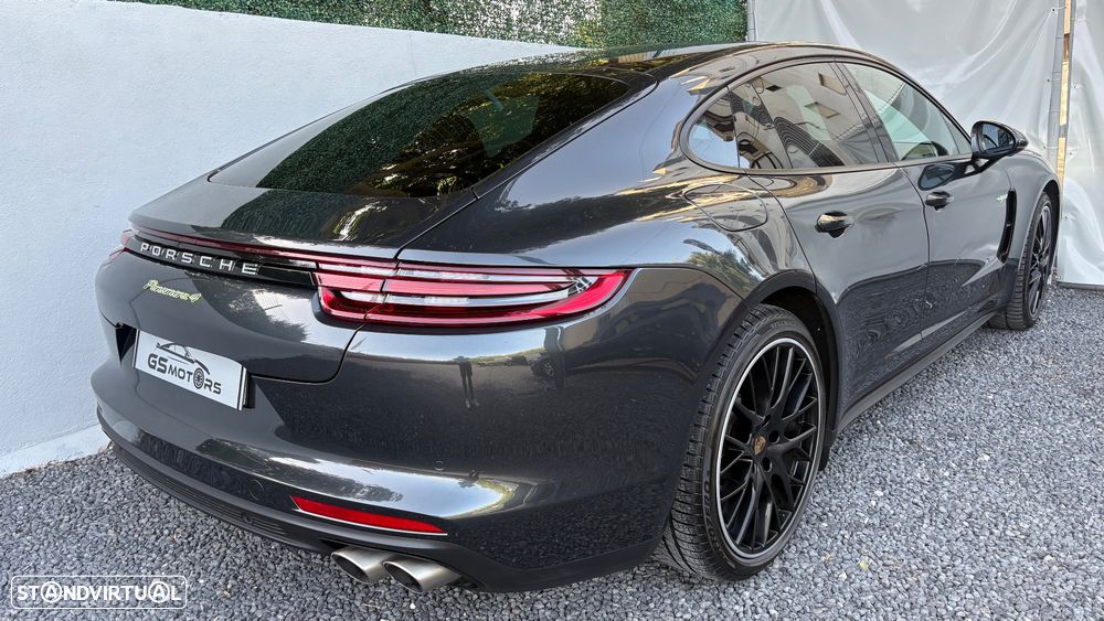 Porsche Panamera 4 E-Hybrid 10 Years Edition - 7