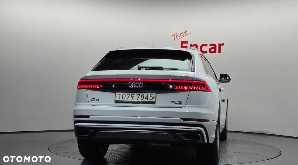 Audi Q8 - 4