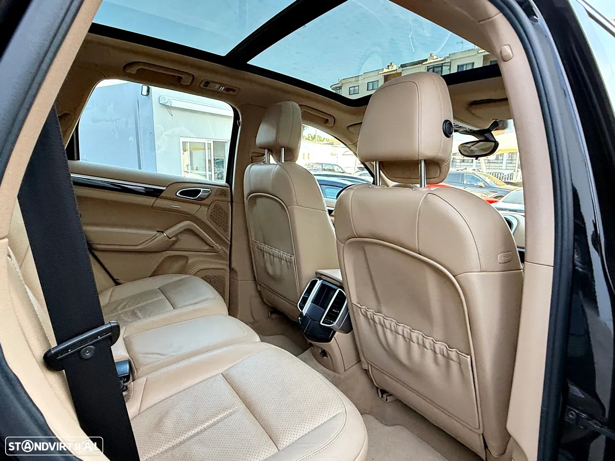 Porsche Cayenne S - 33