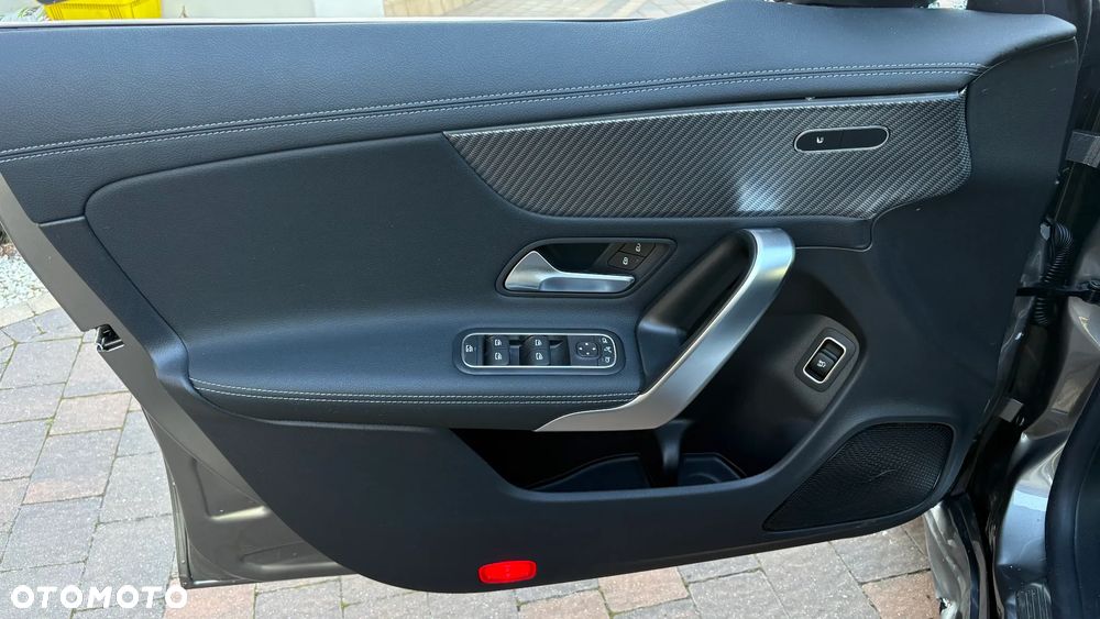 Mercedes-Benz CLA 200 d Progressive 8G-DCT - 36