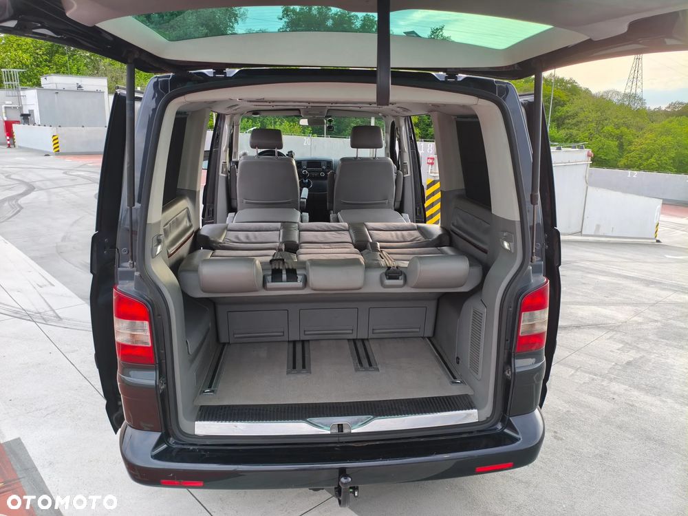 Volkswagen Multivan - 20