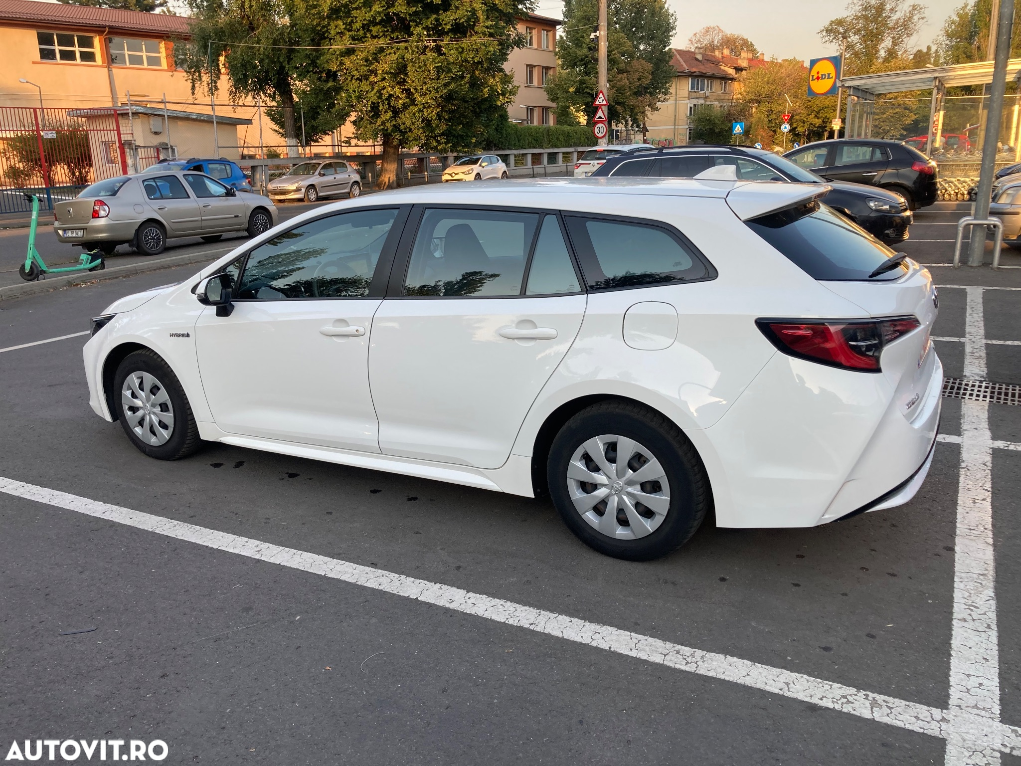 Toyota Corolla 1.8 HSD Business - 5
