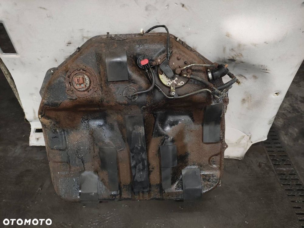 BAK ZBIORNIK PALIWA ROVER 600 620i 2.0 BENZYNA - 1