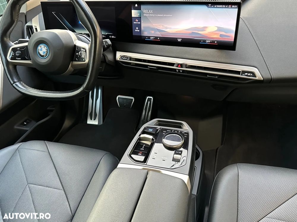 BMW iX xDrive40 - 8