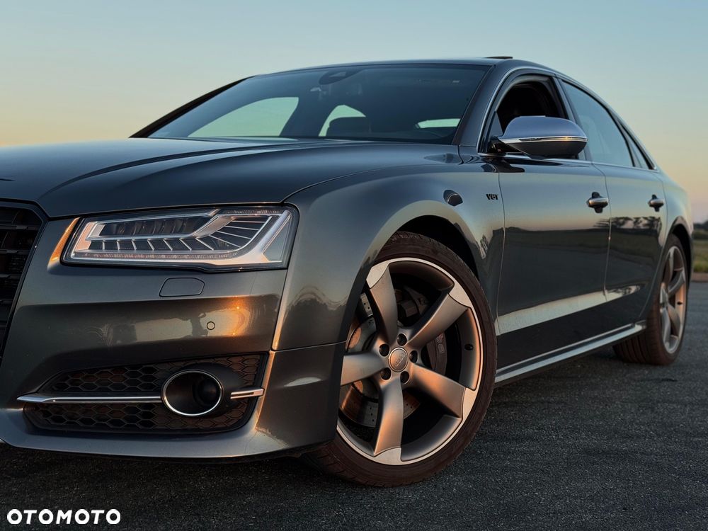 Audi S8 - 6