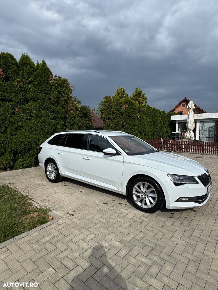 Skoda Superb 2.0 TDI DSG Premium Edition - 10