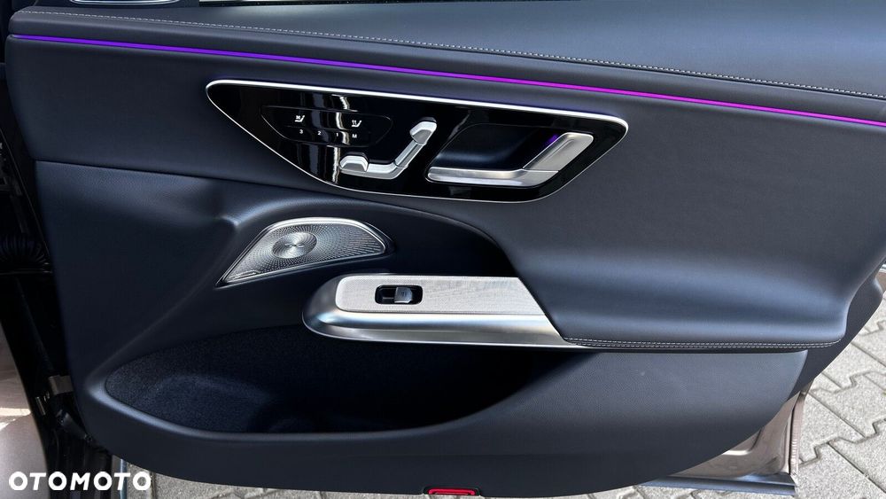 Mercedes-Benz Klasa E 220 d mHEV 4-Matic Exclusive 9G-Tronic - 23