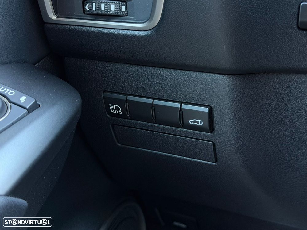 Lexus NX 300h Executive+ - 26