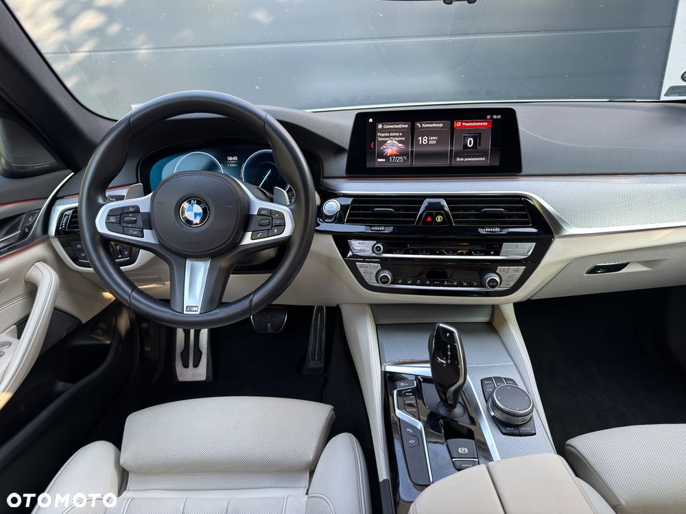 BMW Seria 5 530i xDrive M Sport sport - 38