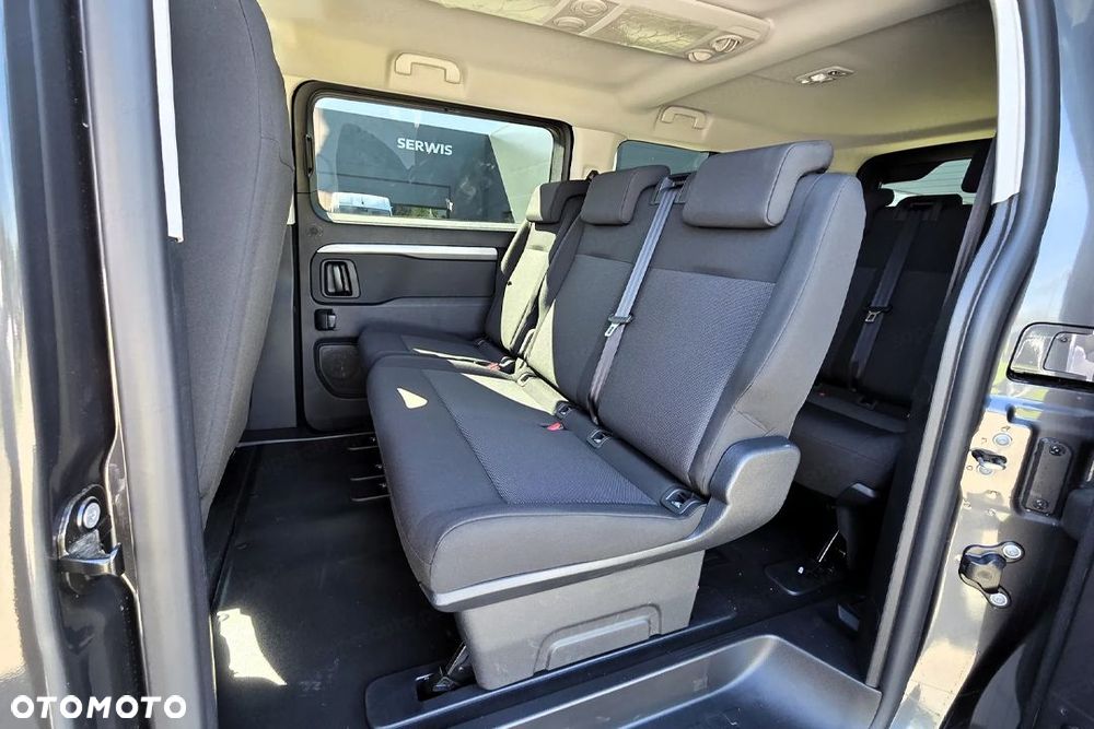 Peugeot Traveller - 8