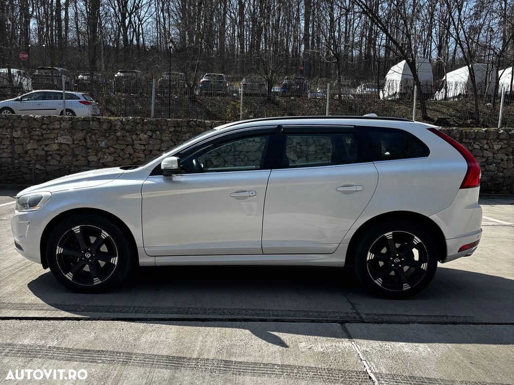 Volvo XC 60 D5 AWD Geartronic Momentum - 2