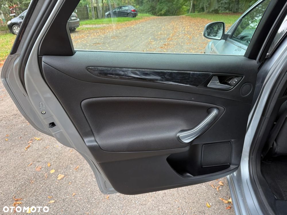 Ford Mondeo - 26