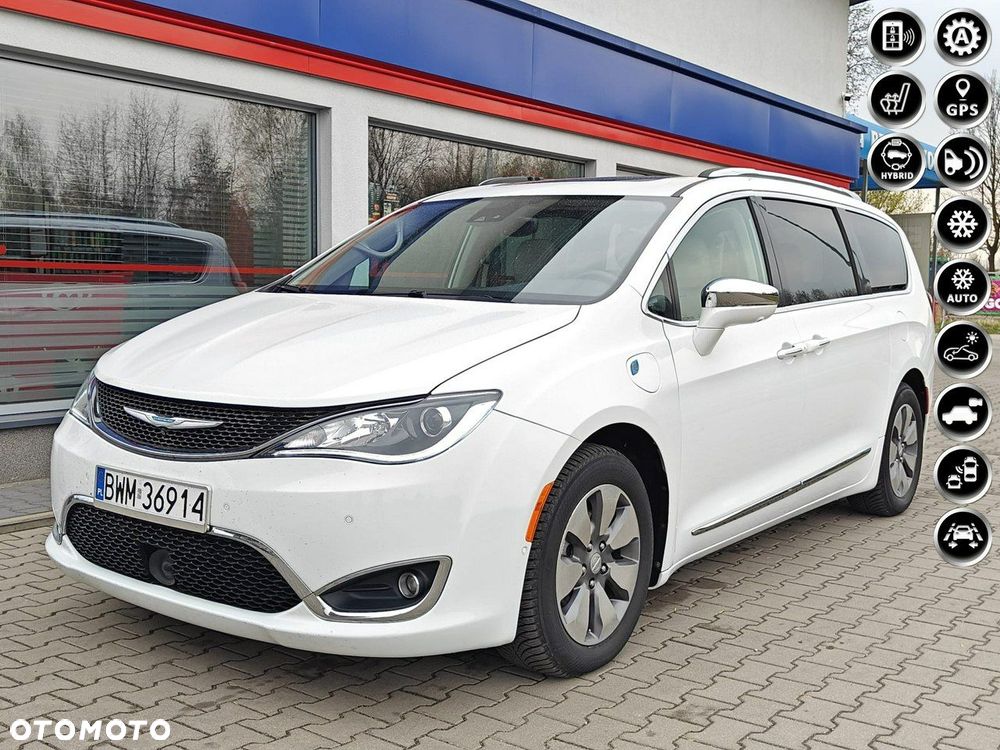 Chrysler Pacifica - 1