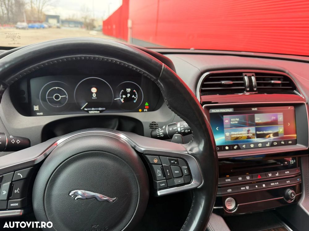 Jaguar F-Pace 25d AWD Aut. Portfolio - 28